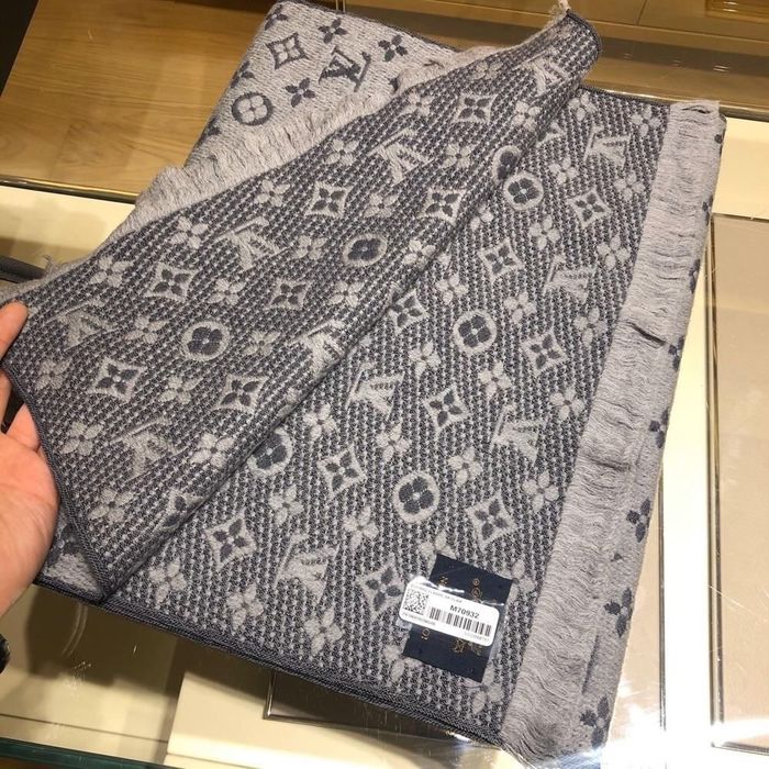 Louis Vuitton Scarf LV00032